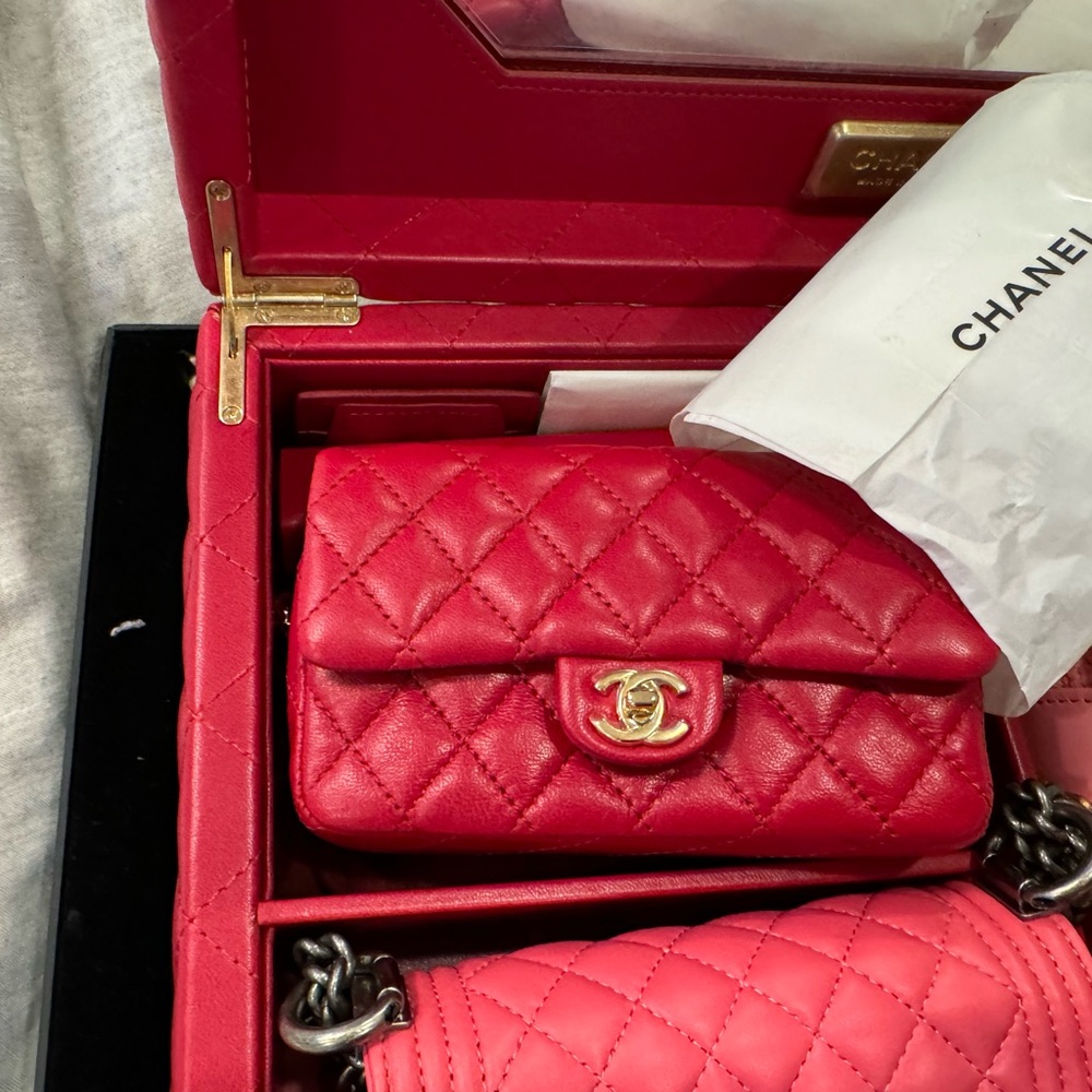 Mini Chanel - Picture 10 of 11